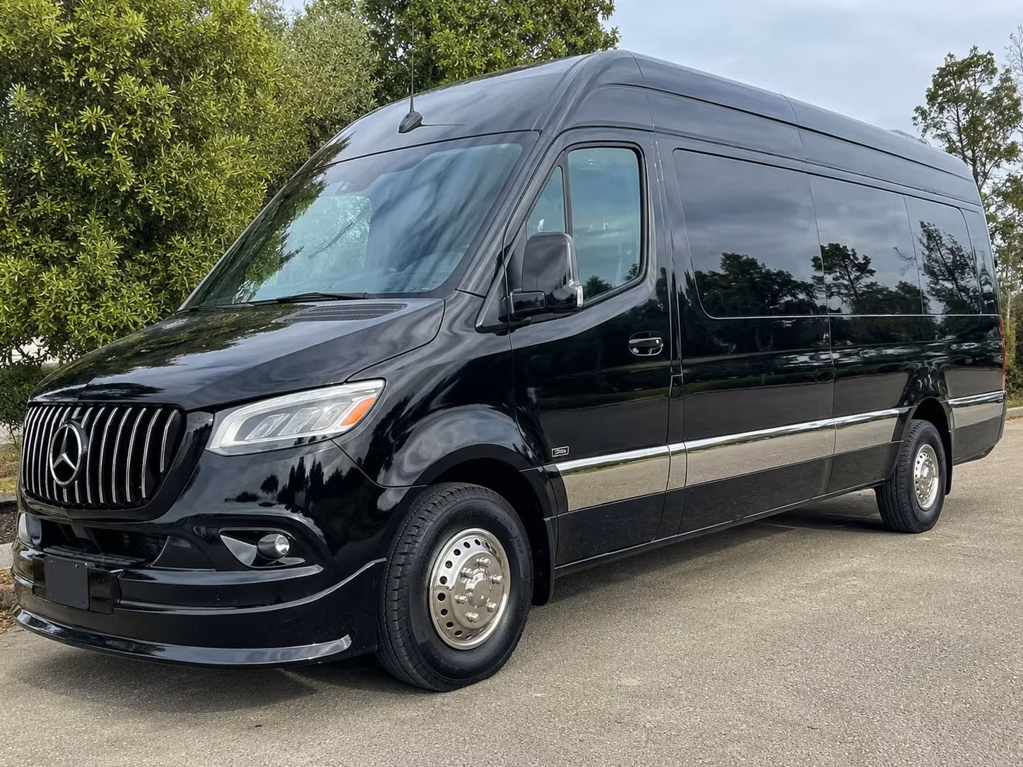 bus rentals for norfolk proms homecomings