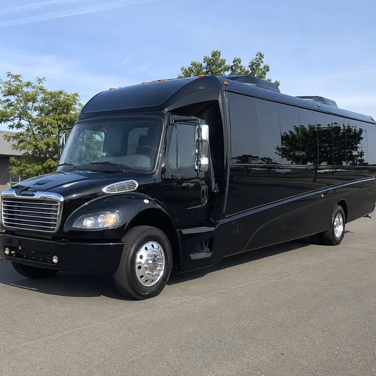 norfolk 28 passenger minibus rental